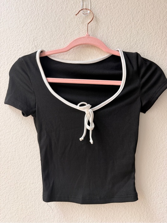 Dazy Tops - Black Tie-Front Ribbed Scoop Neck Women's Crop Top Fitted Coquette Size Small